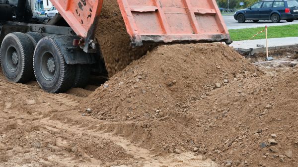 Fill Dirt Delivery in Lady Lake