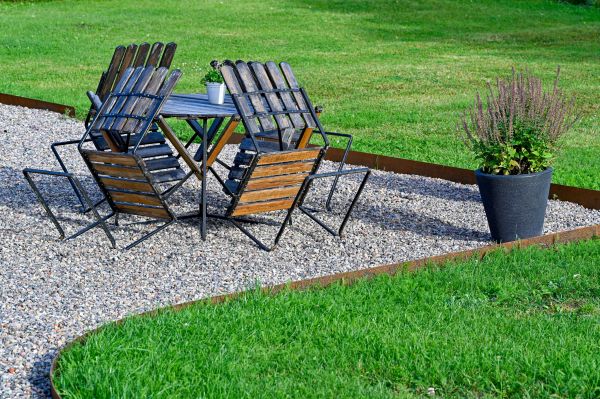 Metal Edging Installation in Lady Lake