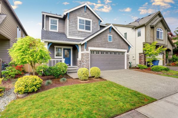 Curb Appeal Landscaping in Lady Lake
