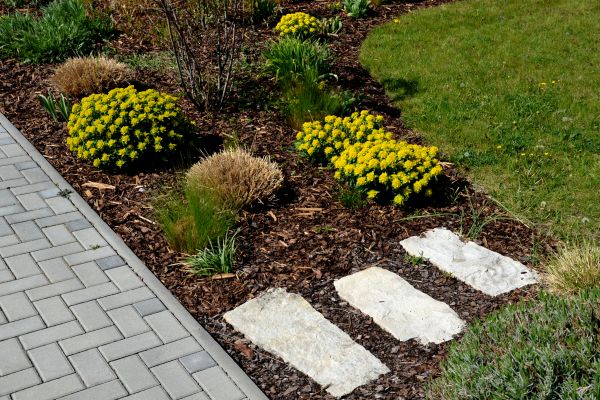 Garden Mulch Installation in Lady Lake